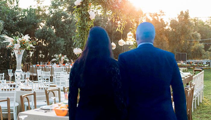 Cornela und Roman wollten ihre Hochzeit feiern, doch Lokal sagte ihnen per Mail ab,.