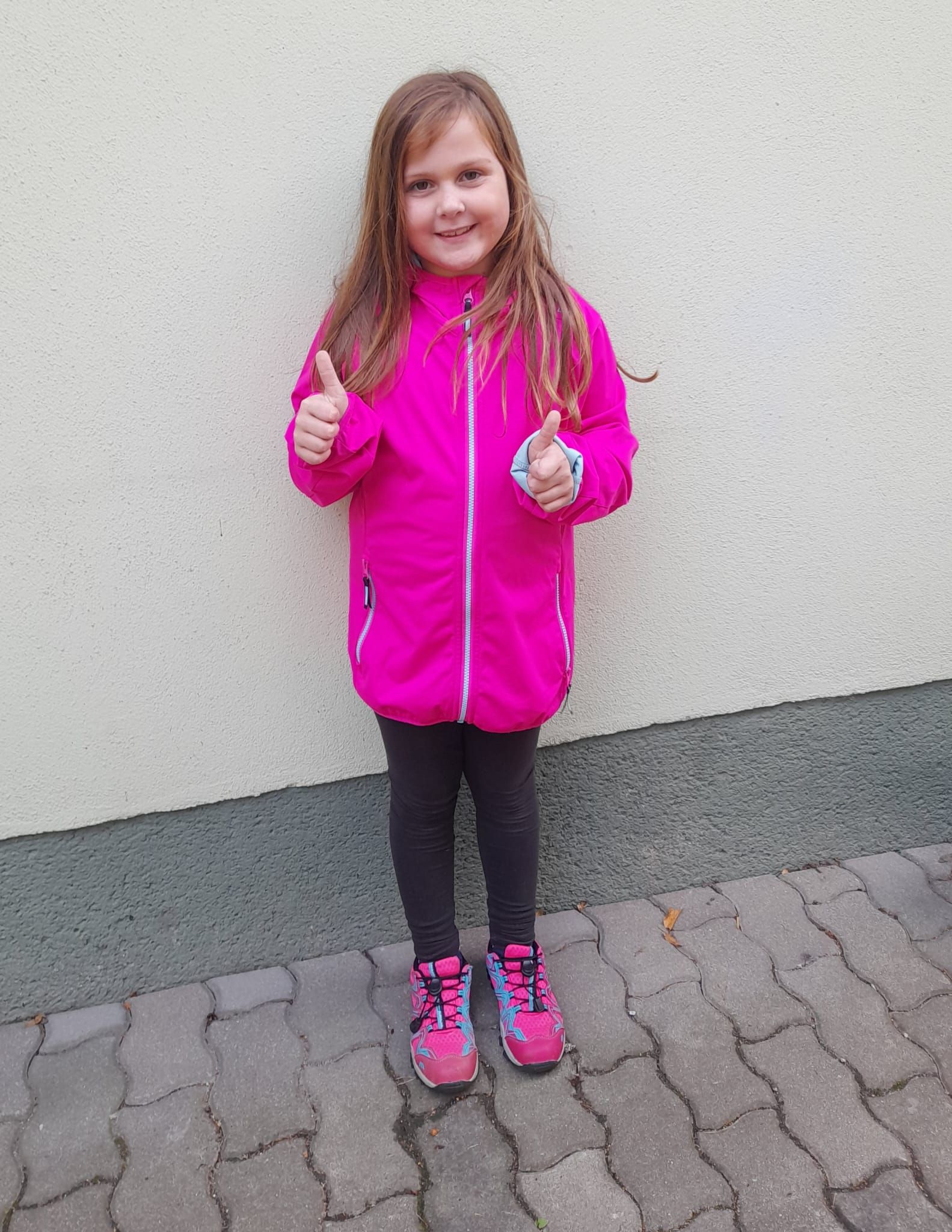 Leonie (7) hörte die gestürzte Seniorin und setzte die Rettungskette in Gang.