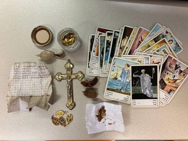 44-Jährige wegen mutmaßlichen Okkultbetrug festgenommen.