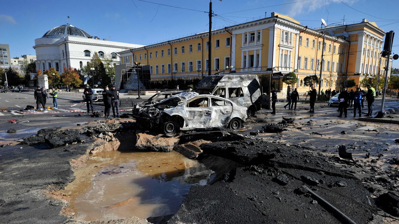 Putins Armee bombardierte am Montag mehrere ukrainische Städte