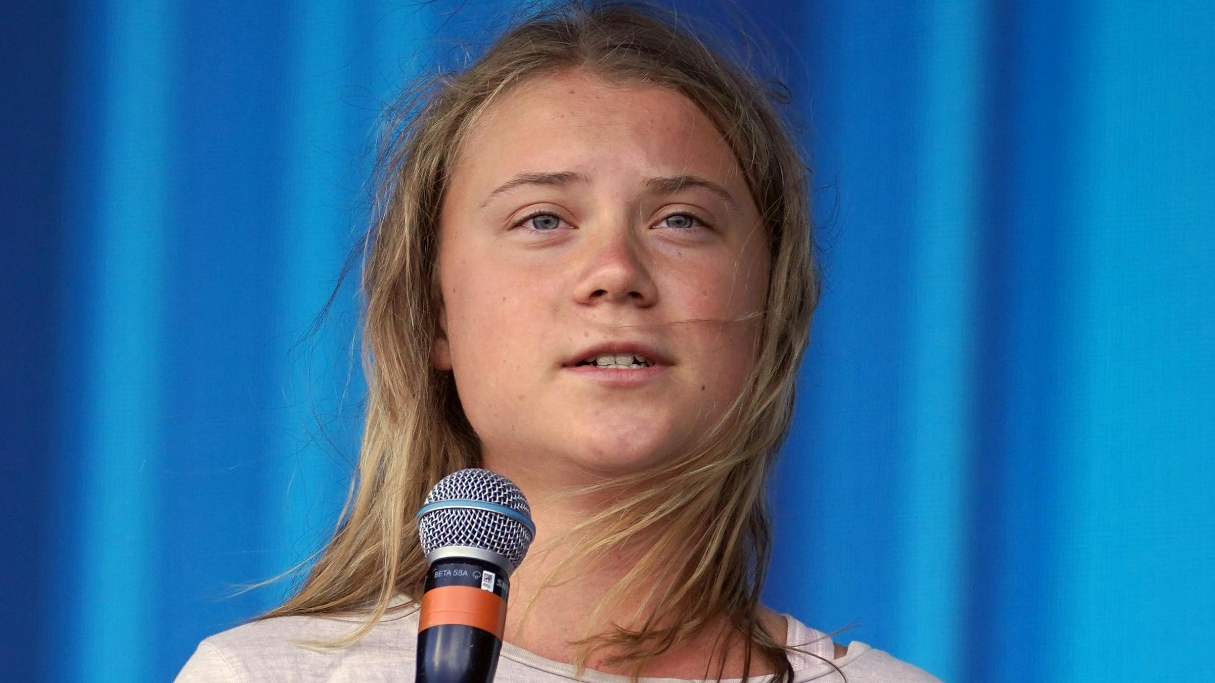 Download von www.picturedesk.com am 11.10.2022 (17:18).  File photo dated 25/06/22 of climate activist Greta Thunberg speaking on the Pyramid Stage during the Glastonbury Festival at Worthy Farm in Somerset. Greta Thunberg has revealed how being diagnosed with Asperger's syndrome has shaped her approach to the climate crisis. Issue date: Thursday October 6, 2022. - 20221006_PD0955 - Rechteinfo: Rights Managed (RM)