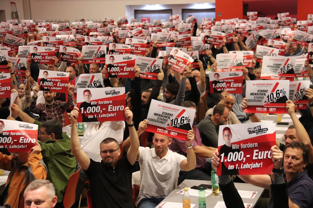 Betriebsräten bei der Konferenz in Oberwaltersdorf, Niederösterreich, 12. Oktober 2022