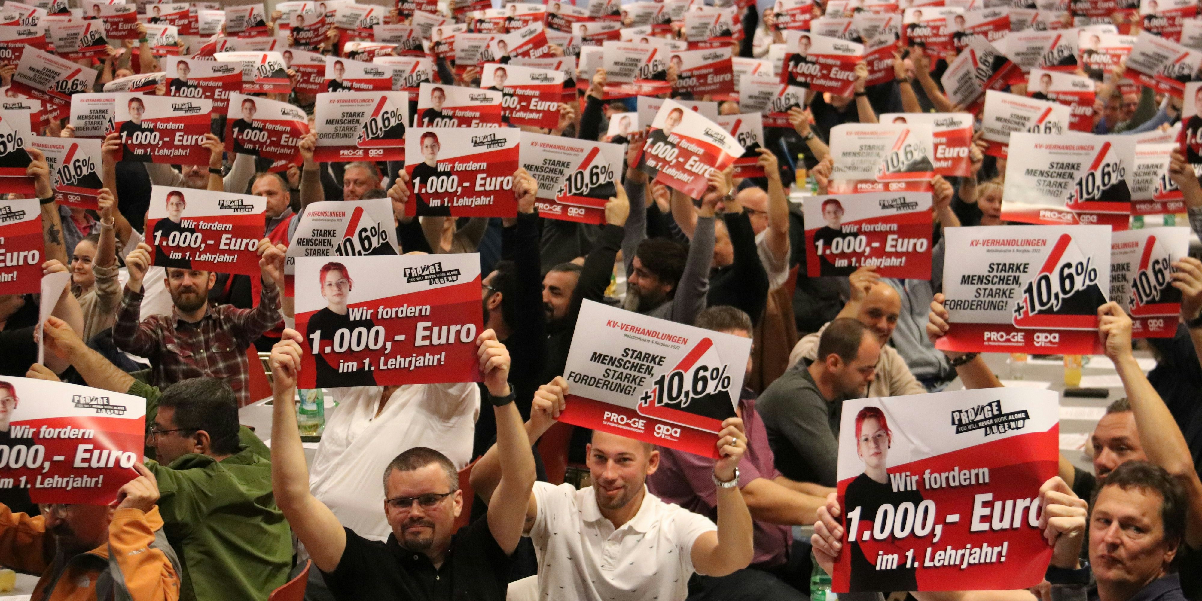 Betriebsräten bei der Konferenz in Oberwaltersdorf, Niederösterreich, 12. Oktober 2022