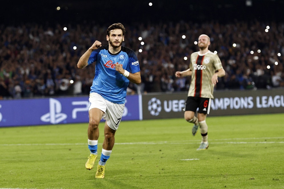 Napoli jubelt über das Achtelfinal-Ticket.