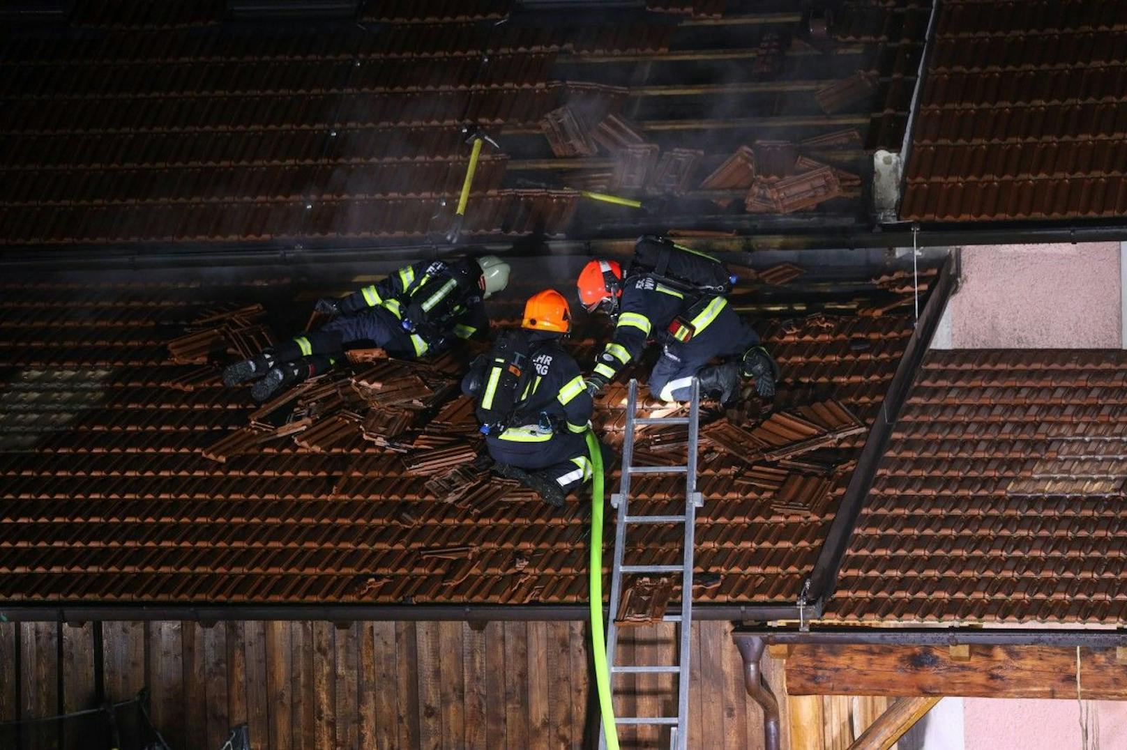 Das Feuer griff von der Küche auf den Dachstuhl über.