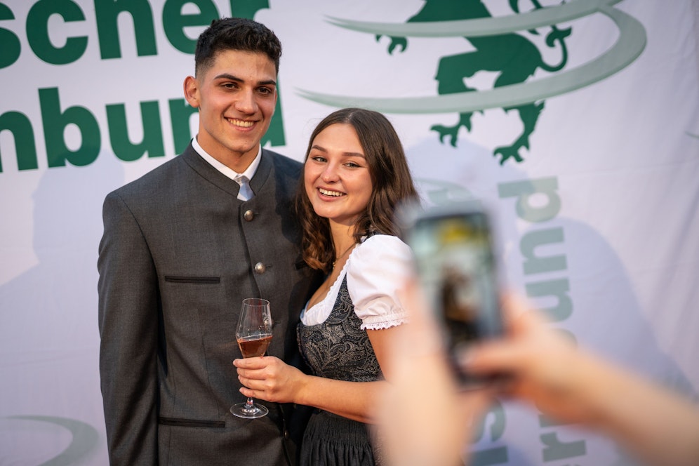 Benedikt und Elena haben sich beim Shooting kennen und lieben gelernt