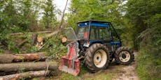 Steirer unbemerkt von eigenem Traktor getötet