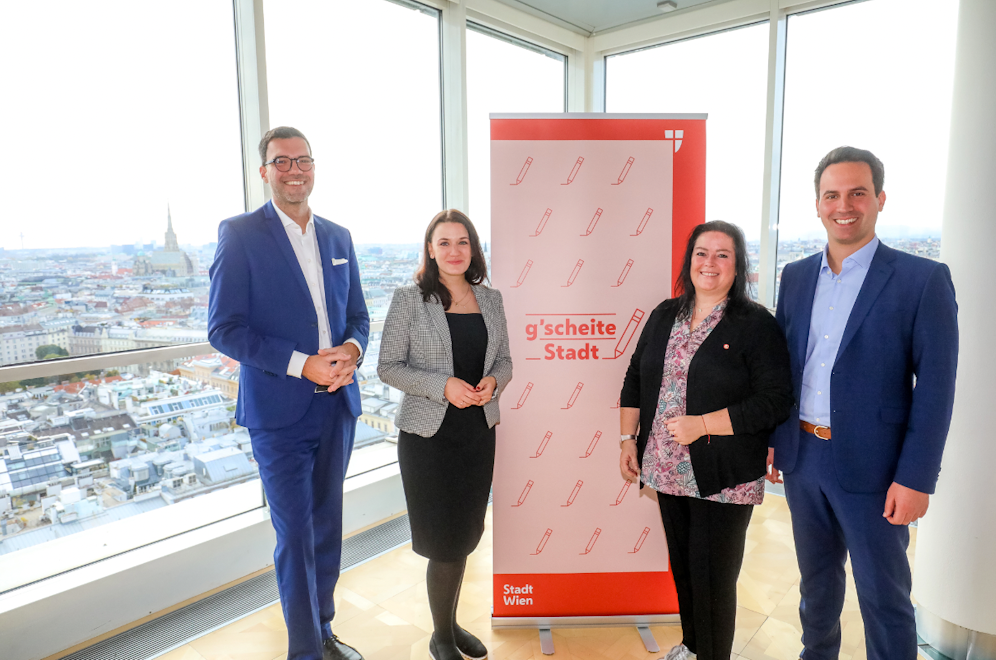 Bildungsdirektor Heinrich Himmer, Neos Jugendsprecherin Dolores Bakos, SPÖ-Bildungssprecherin Nicole Berger-Krotsch und Bildungsstadtrat Christoph Wiederkehr (Neos) präsentierten neue Maßnahmen für Chancengerechtigkeit an Wiener Schulen.