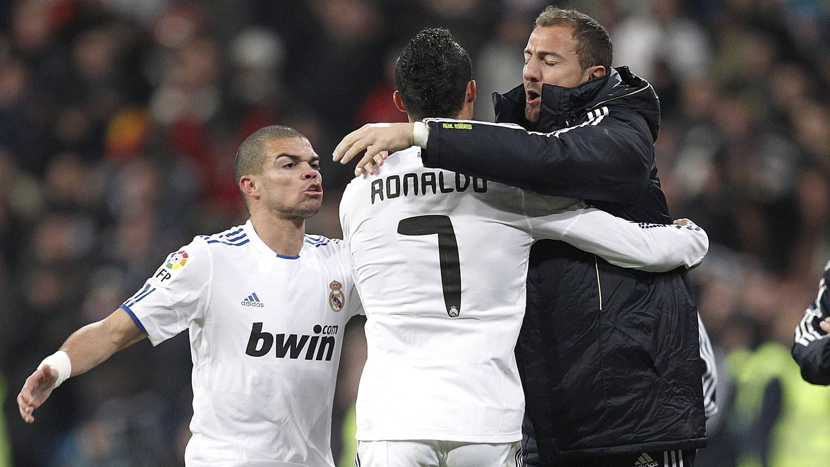 Ersatz-Keeper Dudek (r.) mit Ronaldo und Pepe