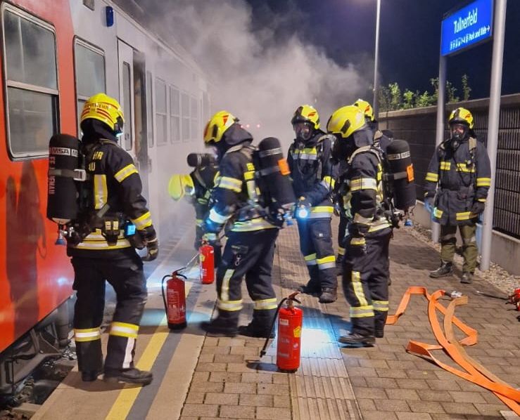 Zug fing im Tullnerfelder Bahnhof Feuer