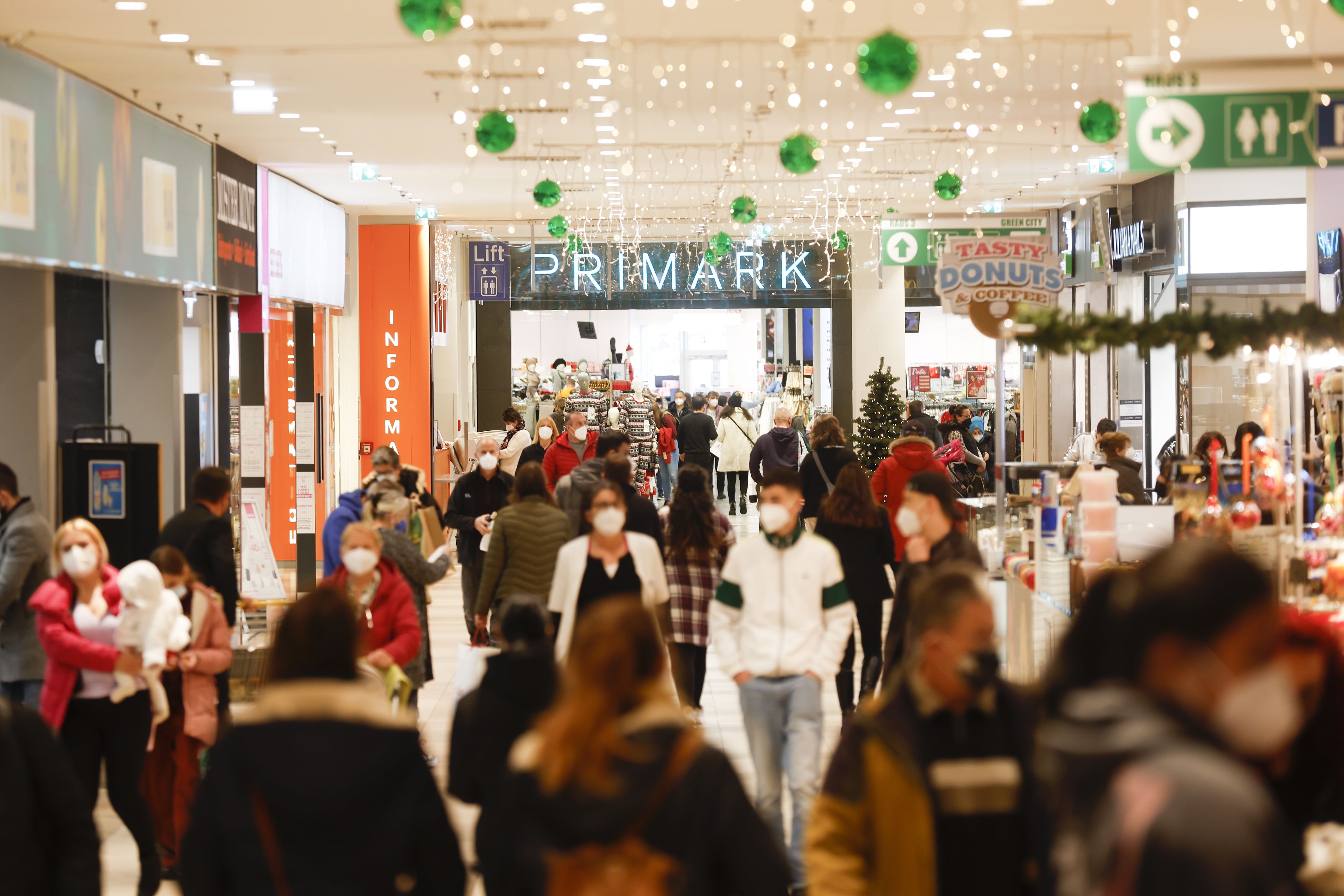 Einige Einkaufszentren haben bereits ihre Öffnungszeiten verkürzt.