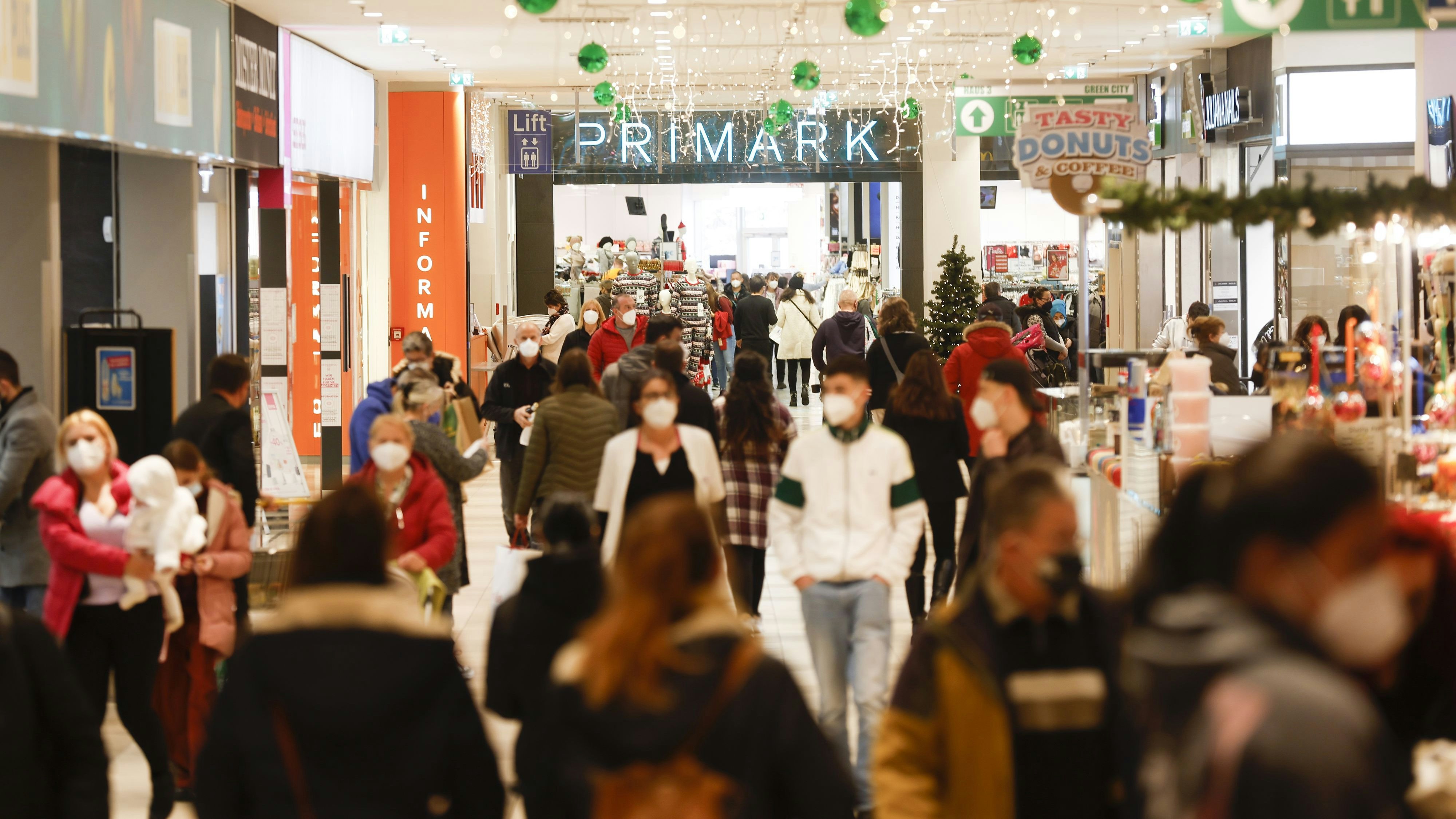 Einige Einkaufszentren haben bereits ihre Öffnungszeiten verkürzt.