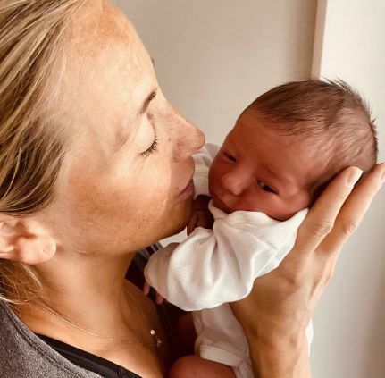 Michaela Kirchgasser und ihr Söhnchen.