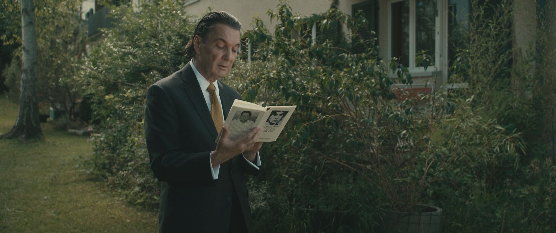 Martin Suter steht für die Doku auch selbst im Rampenlicht.