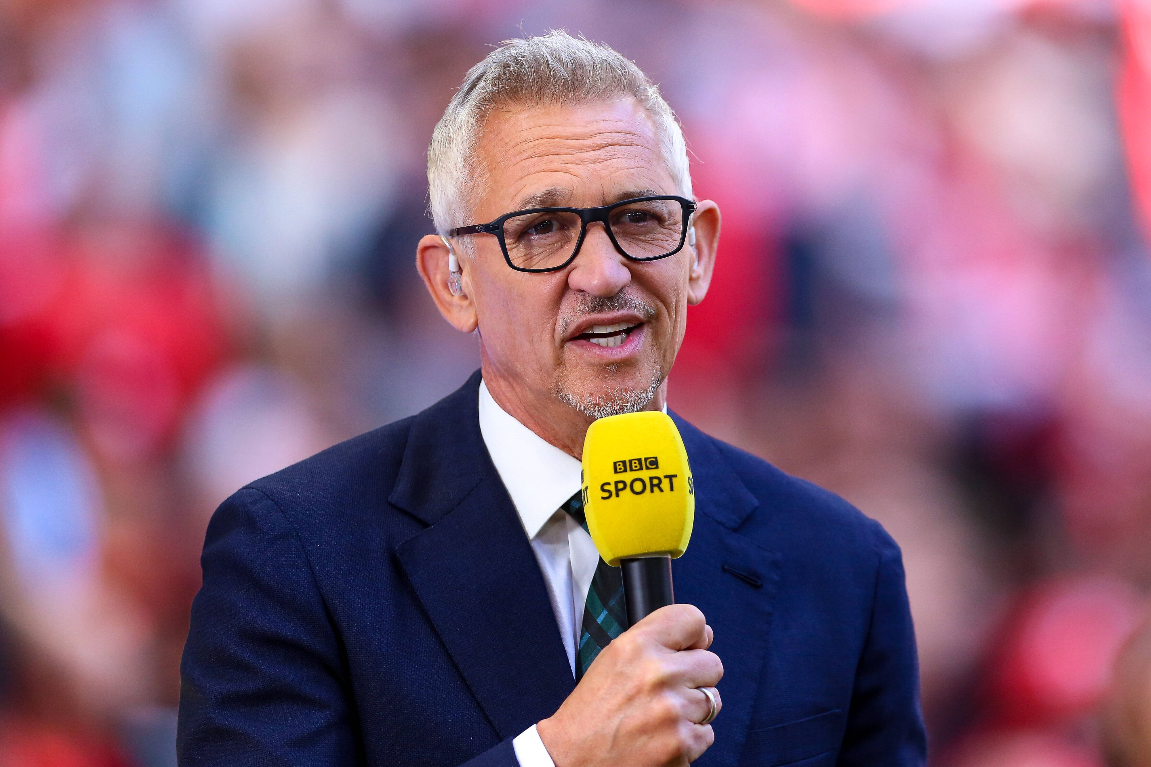 Garry Lineker fordert schwuler Fußballspieler zum Coming-Out auf.