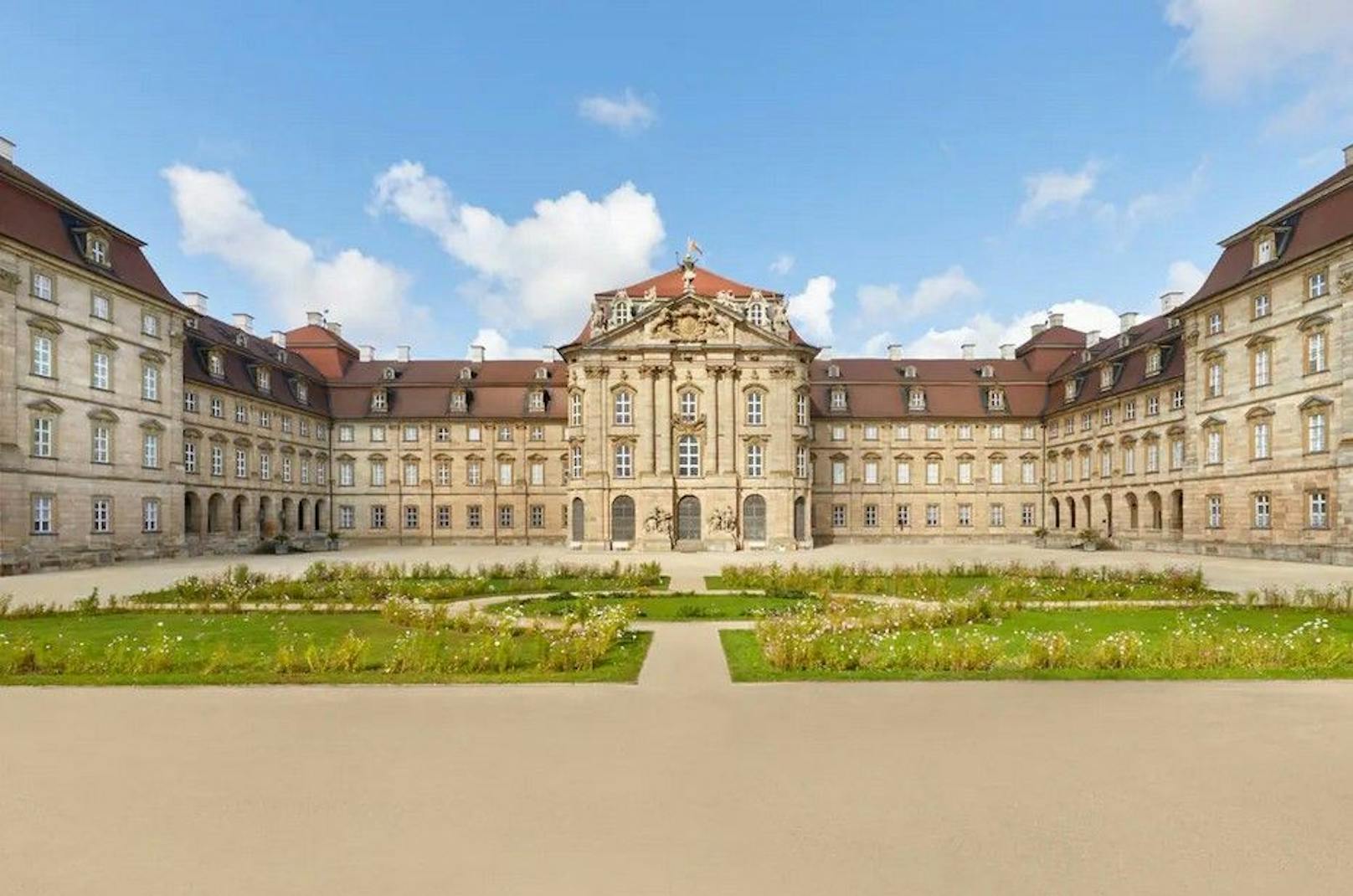Schloss Weissenstein, die prächtige Filmkulisse aus Netflix’ neuem Historiendrama “Die Kaiserin” kann für einen exklusiven Aufenthalt gemietet werden.