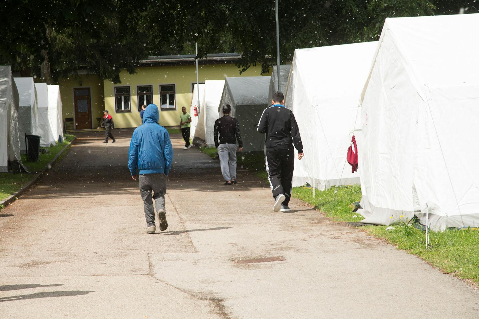 "Haben Angst" – Ort wehrt sich gegen Flüchtlingszelte