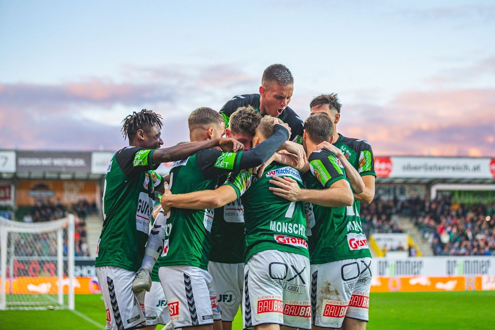 Die SV Ried schlägt Raid Wien. 
