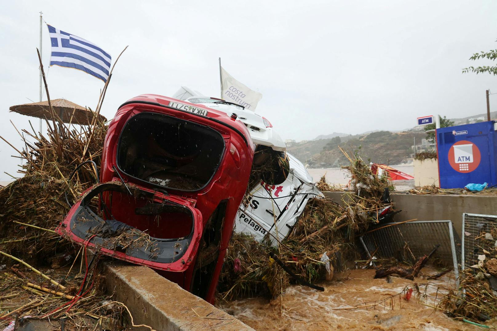 Bilder der Verwüstung nach einem heftigen Unwetter nahe der kretischen Hauptstadt Heraklion am 15. Oktober 2022.