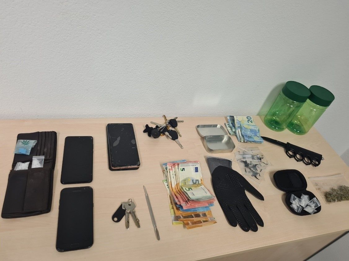 In Rudolfsheim-Fünfhaus wurde in der Nacht auf Samstag ein Drogendealer festgenommen.