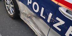 Lenker mit Karton-Kennzeichen crasht bei Flucht Polizeiauto
