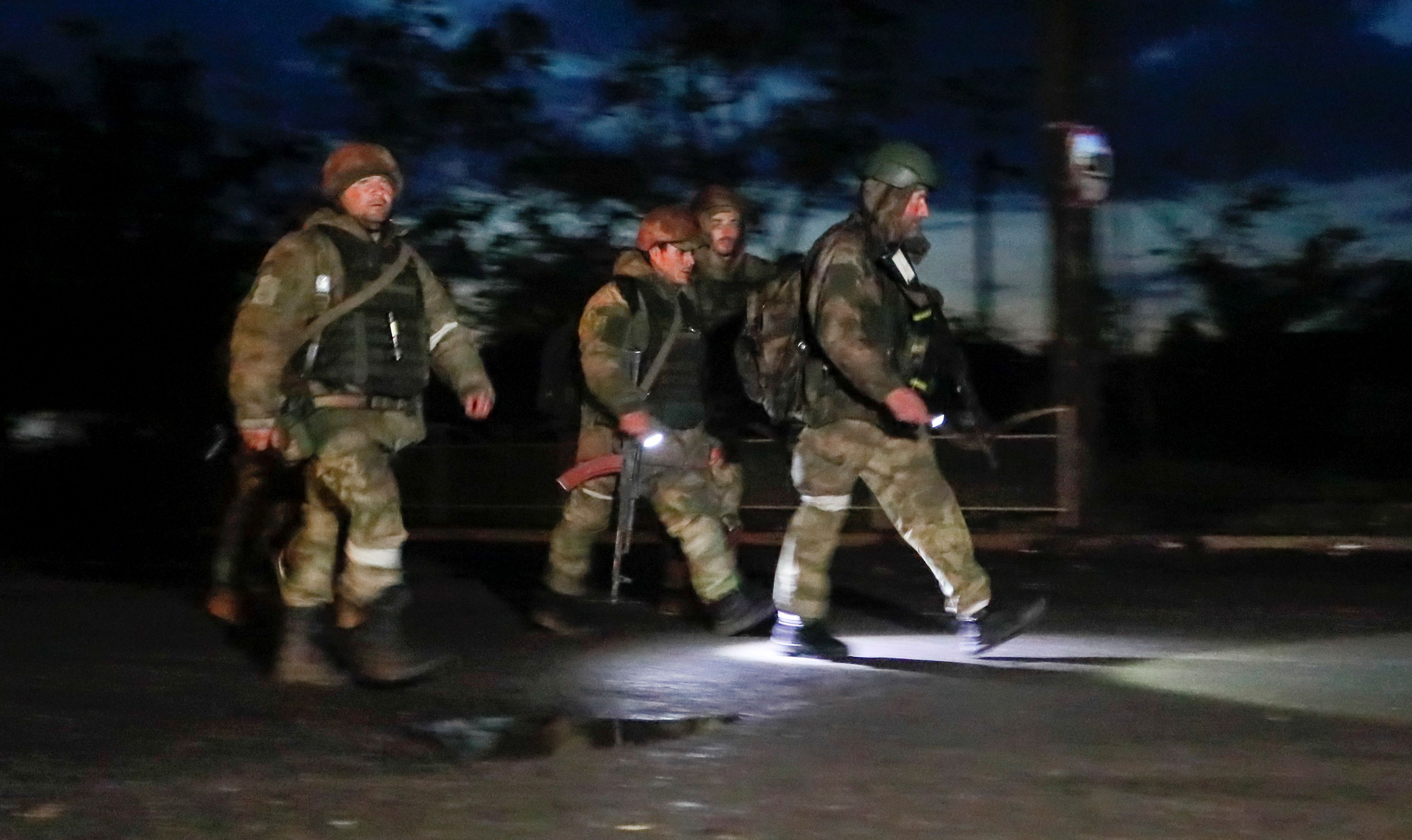 Auf einem russischen Militärgelände haben zwei Soldaten das Feuer auf die Kameraden eröffnet.