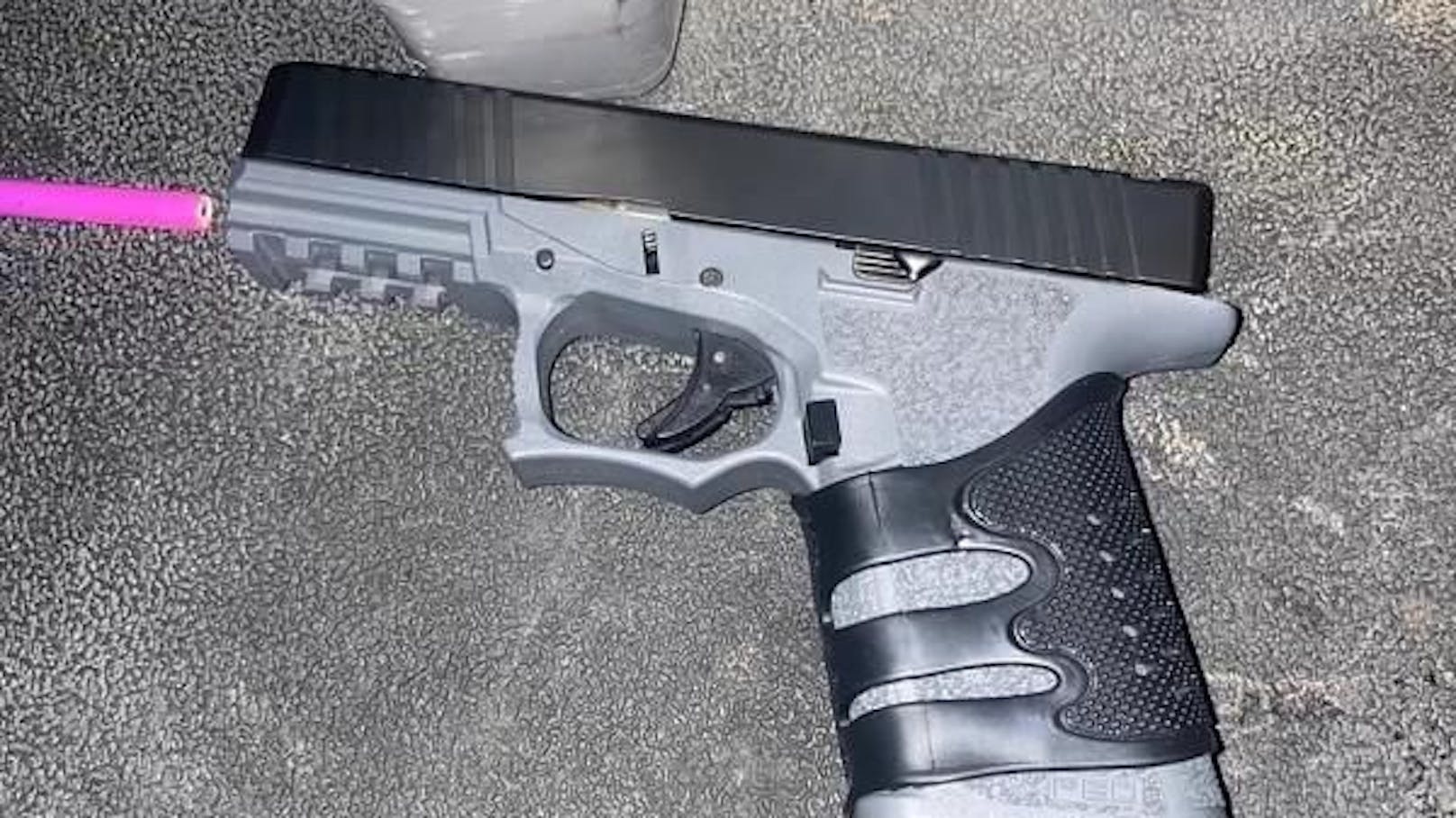 Diese Pistole wurde beim 43-Jährigen gefunden.