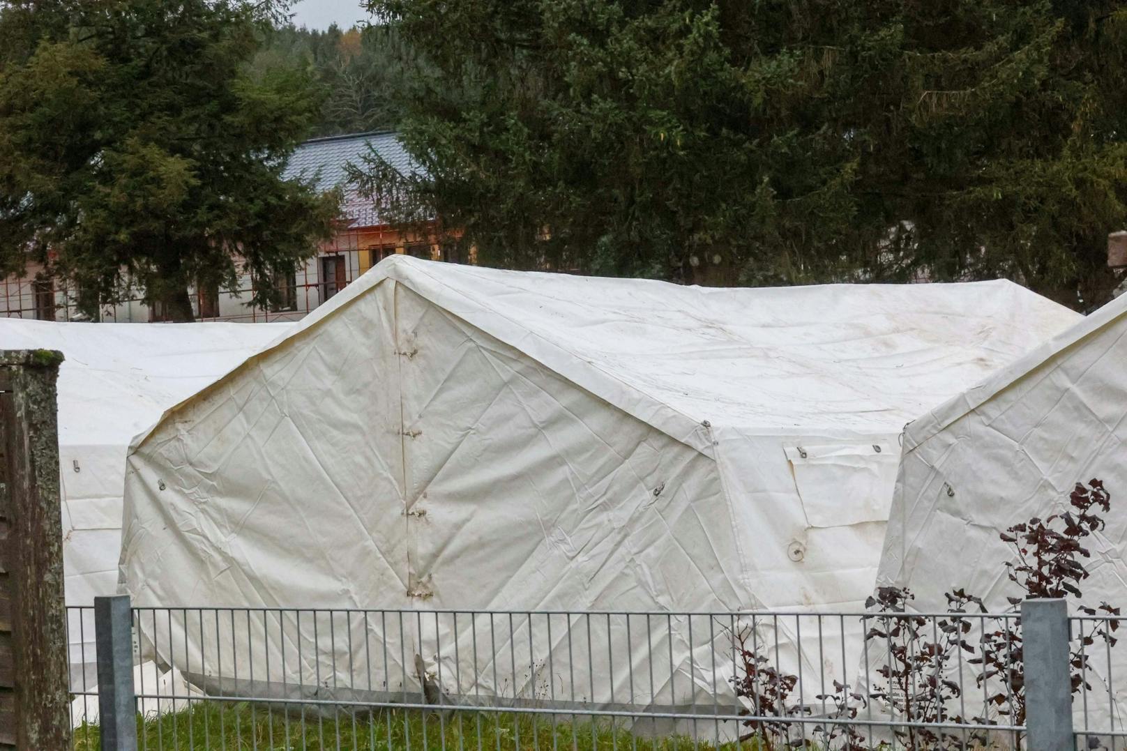 Expertin sieht in Asyl-Zelten "Kalkül" der Regierung