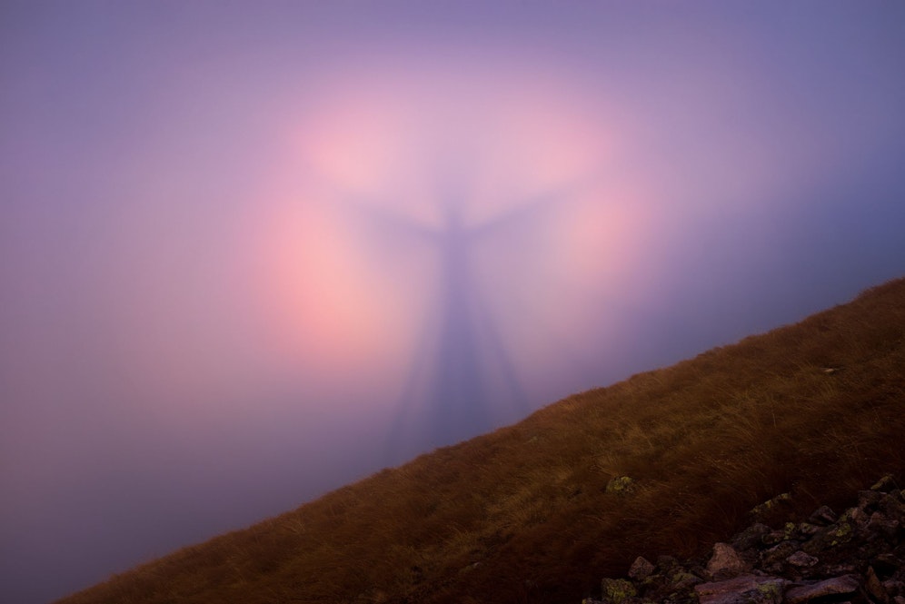 Gruseliger Schatten im Nebel: Das Brockengespenst ist ein spektakuläres Wetterphänomen.