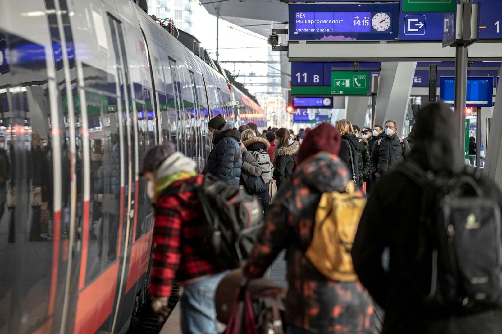 Für Bahnfahrer, die ihr Ticket nicht früh buchen, brechen teurere Zeiten an.