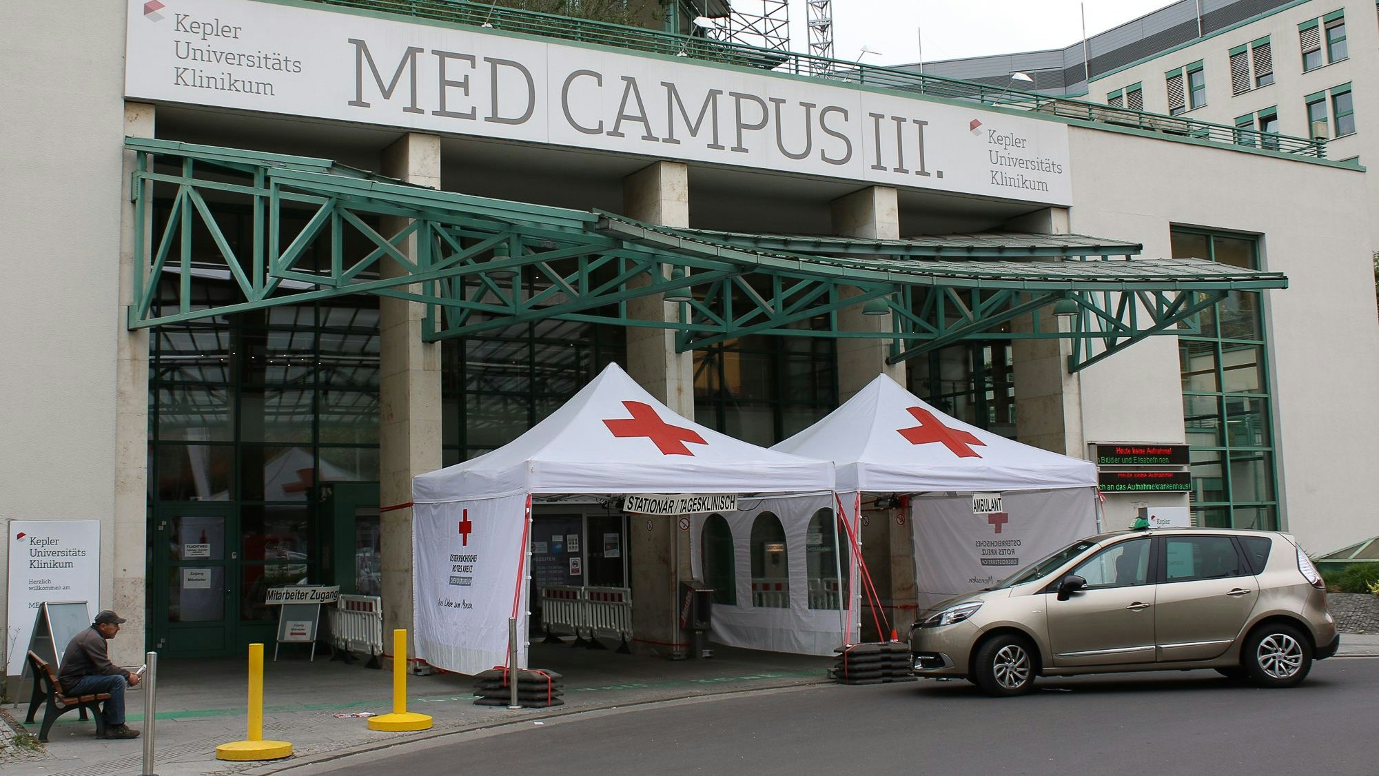 Der Mann wurde in das KUK Med Campus III eingeliefert.
