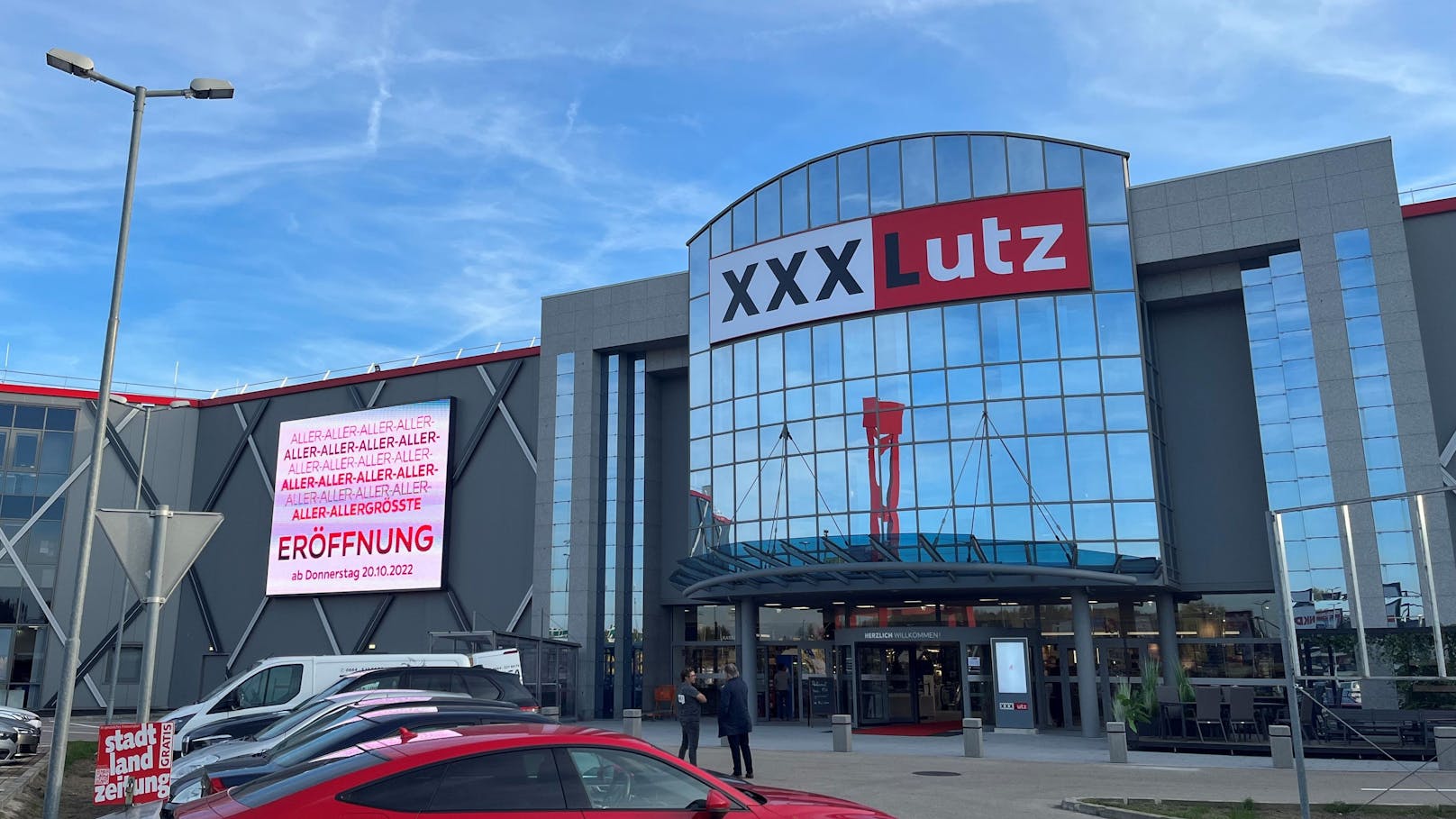 Mega-Expansion – XXXLutz übernimmt 140 Möbelhäuser