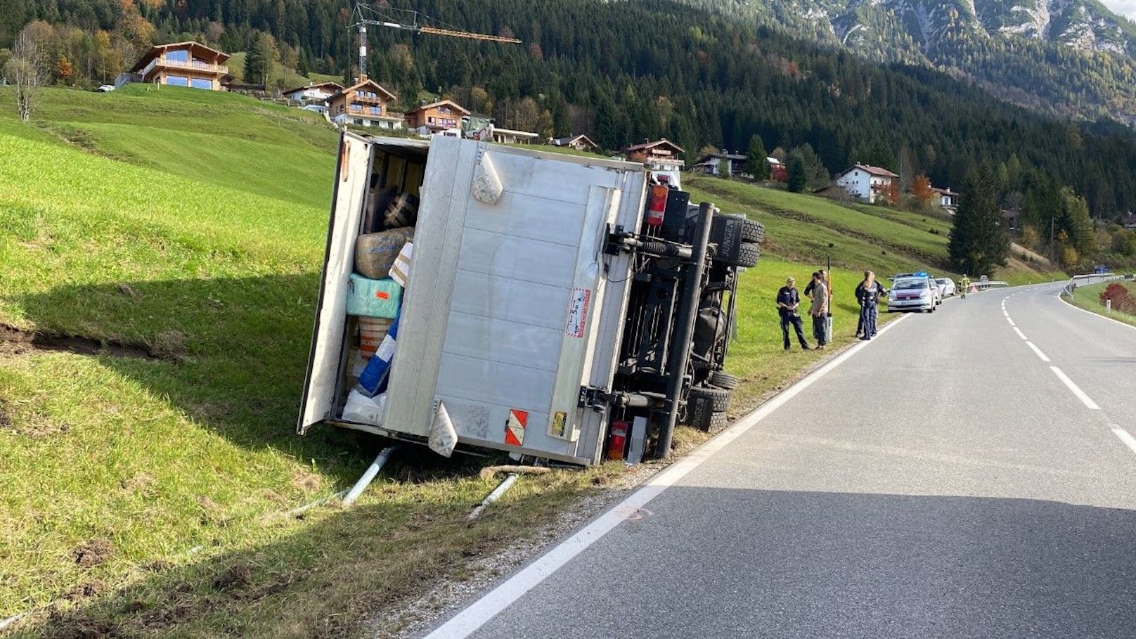 Sowohl Lenker als auch Beifahrer dürften unverletzt aus dem Unfall hervorgegangen sein.&nbsp;