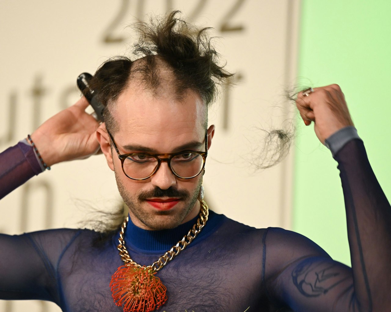 Heute.at - Haare ab! Buchpreis-Gewinner schockt bei Dankesrede