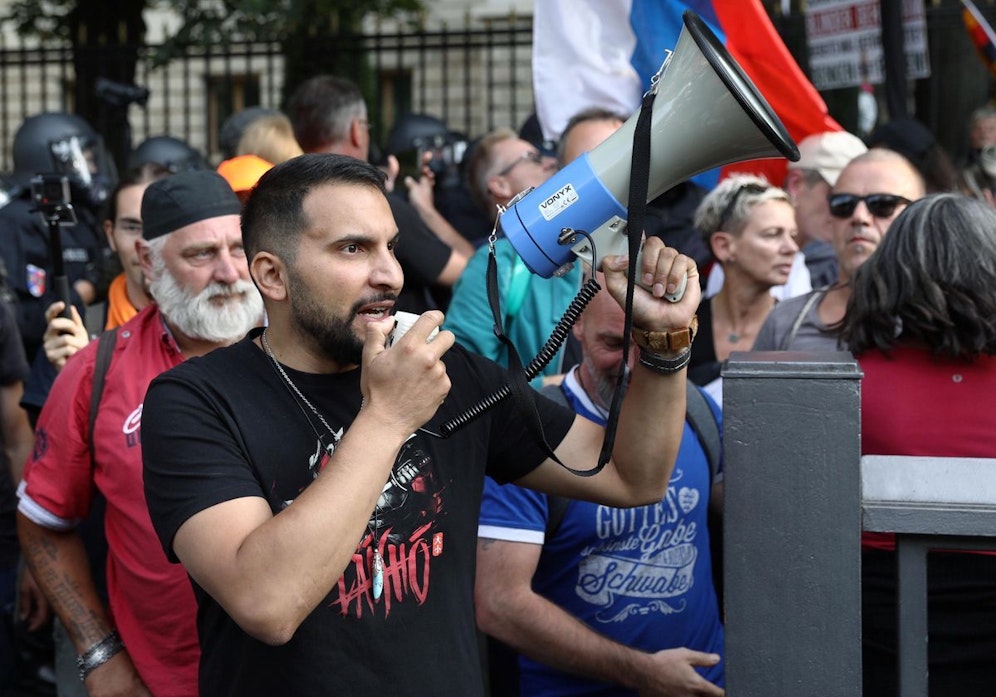 Hildmann wird per internationalem Strafbefehl gesucht. 