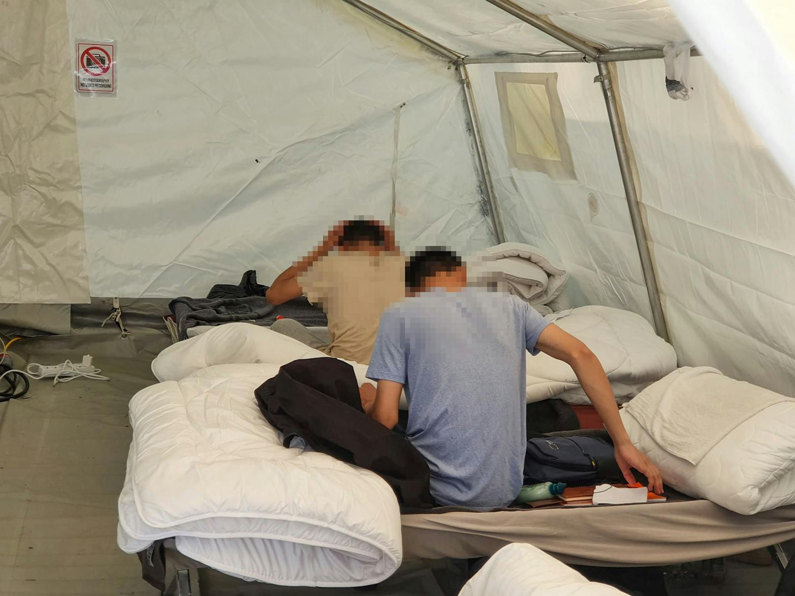 Streit um Asyl-Zelte – "Uns läuft die Zeit davon"