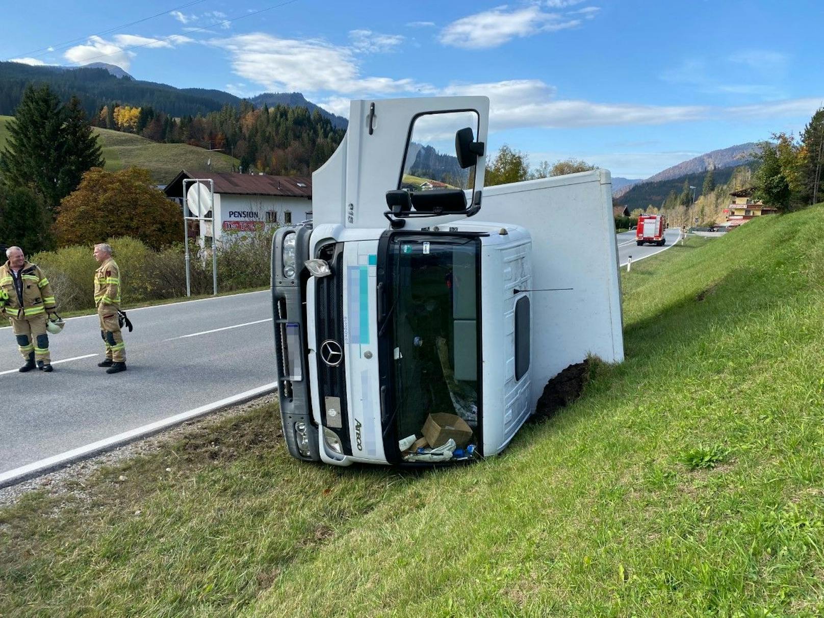 Der Lkw hatte Hifsgüter, die für Georgien bestimmt waren, geladen. 