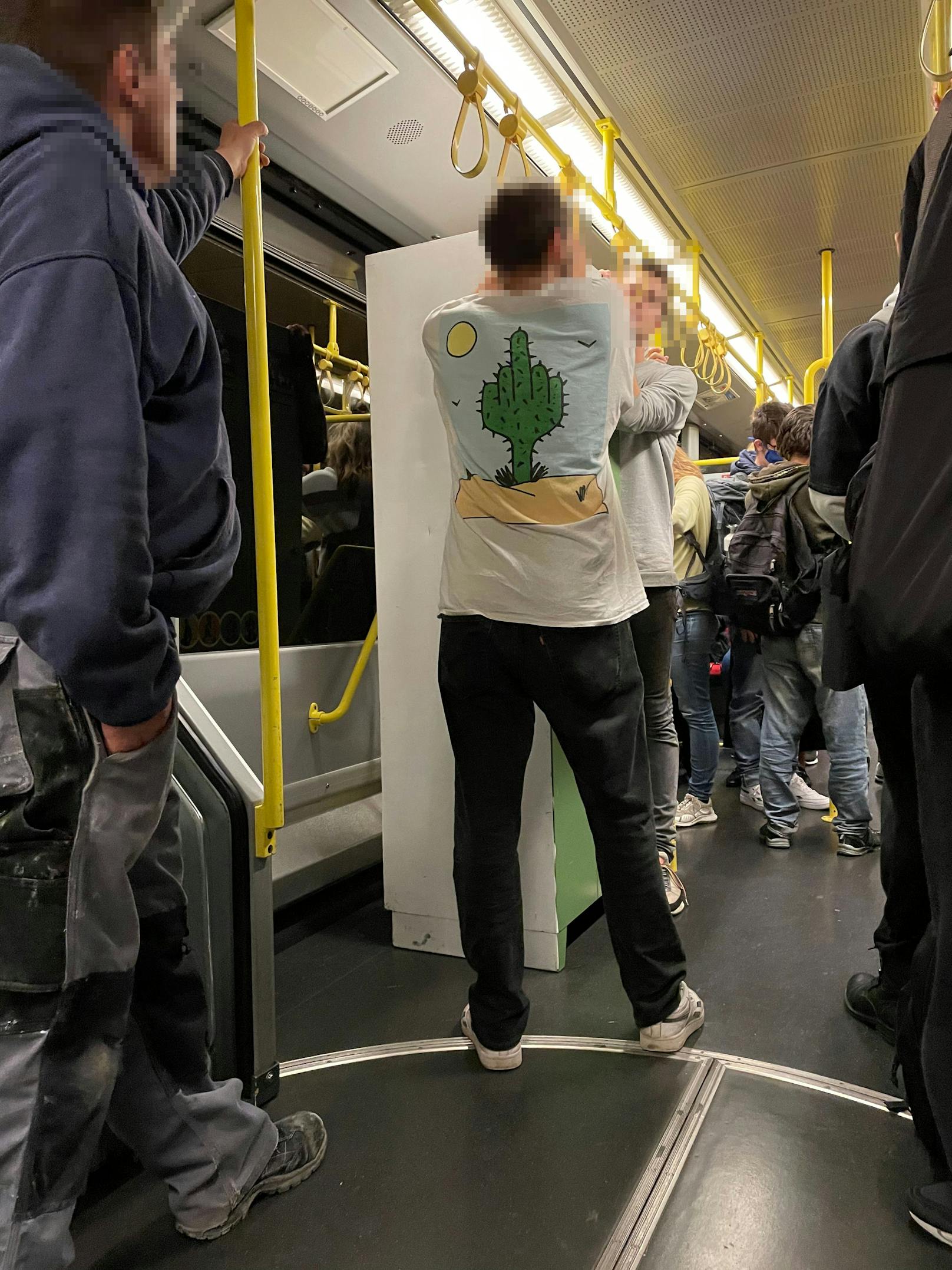 Eine <em>"Heute"-</em>Leserin sichtete beim Bahnhof Meidling nämlich einen Möbeltransport in der U-Bahn.