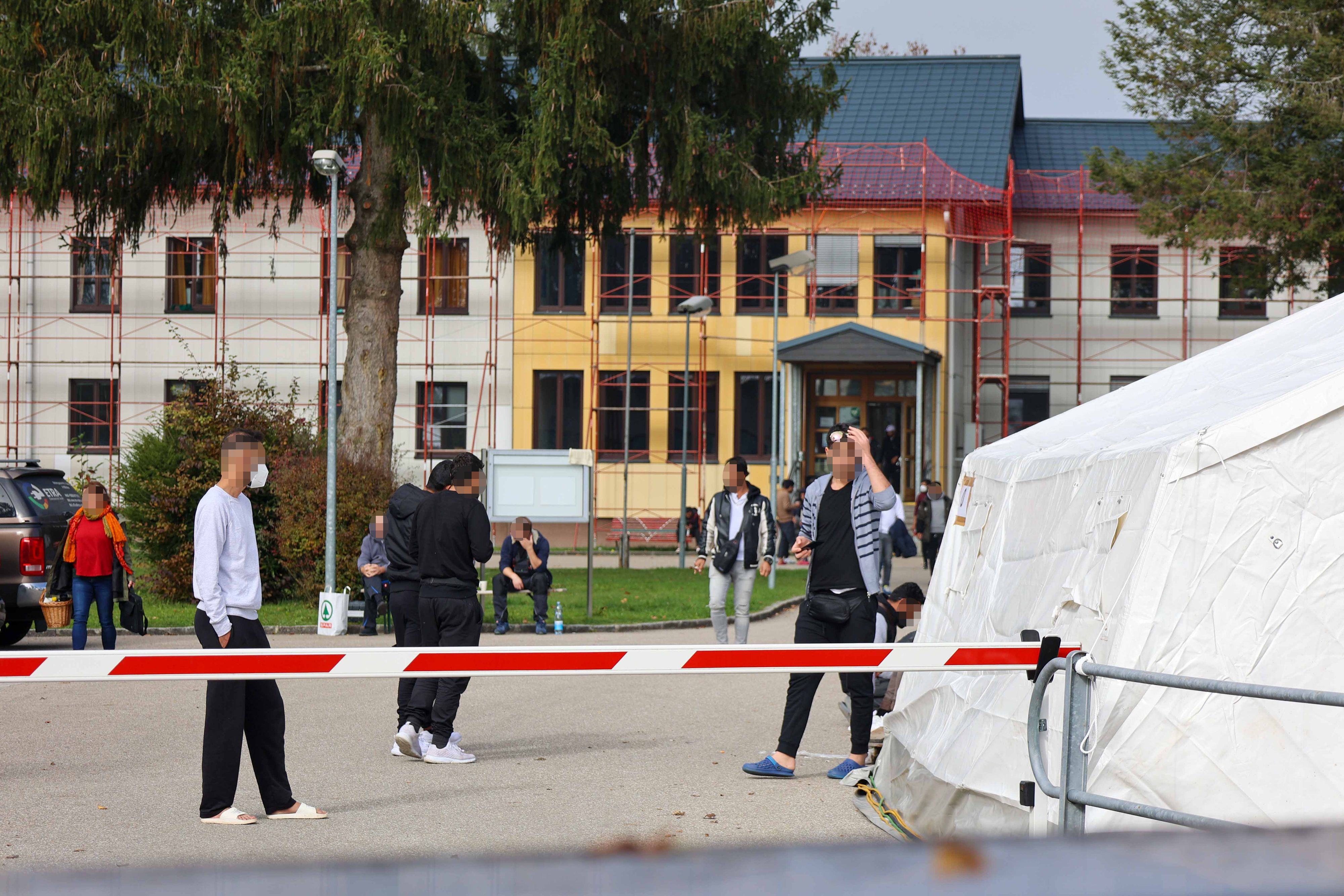 SOS Mitmensch legt einen neuen Plan gegen die Asylkrise in Österreich vor.