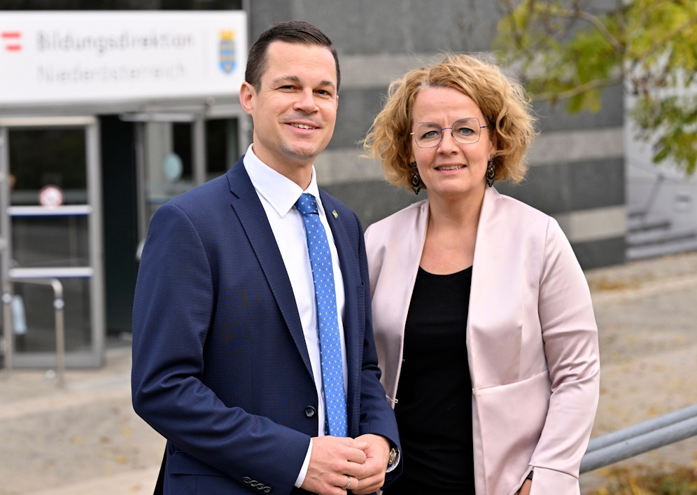 Bildungs-Landesrätin Christiane Teschl-Hofmeister und der neue Bildungsdirektor Karl Fritthum (ab 1. November 2022)