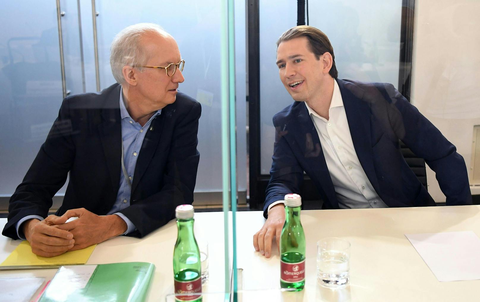 Anwalt Werner Suppan und Ex-Kanzler Sebastian Kurz im Rahmen des Ibiza-U-Ausschuss 2021.