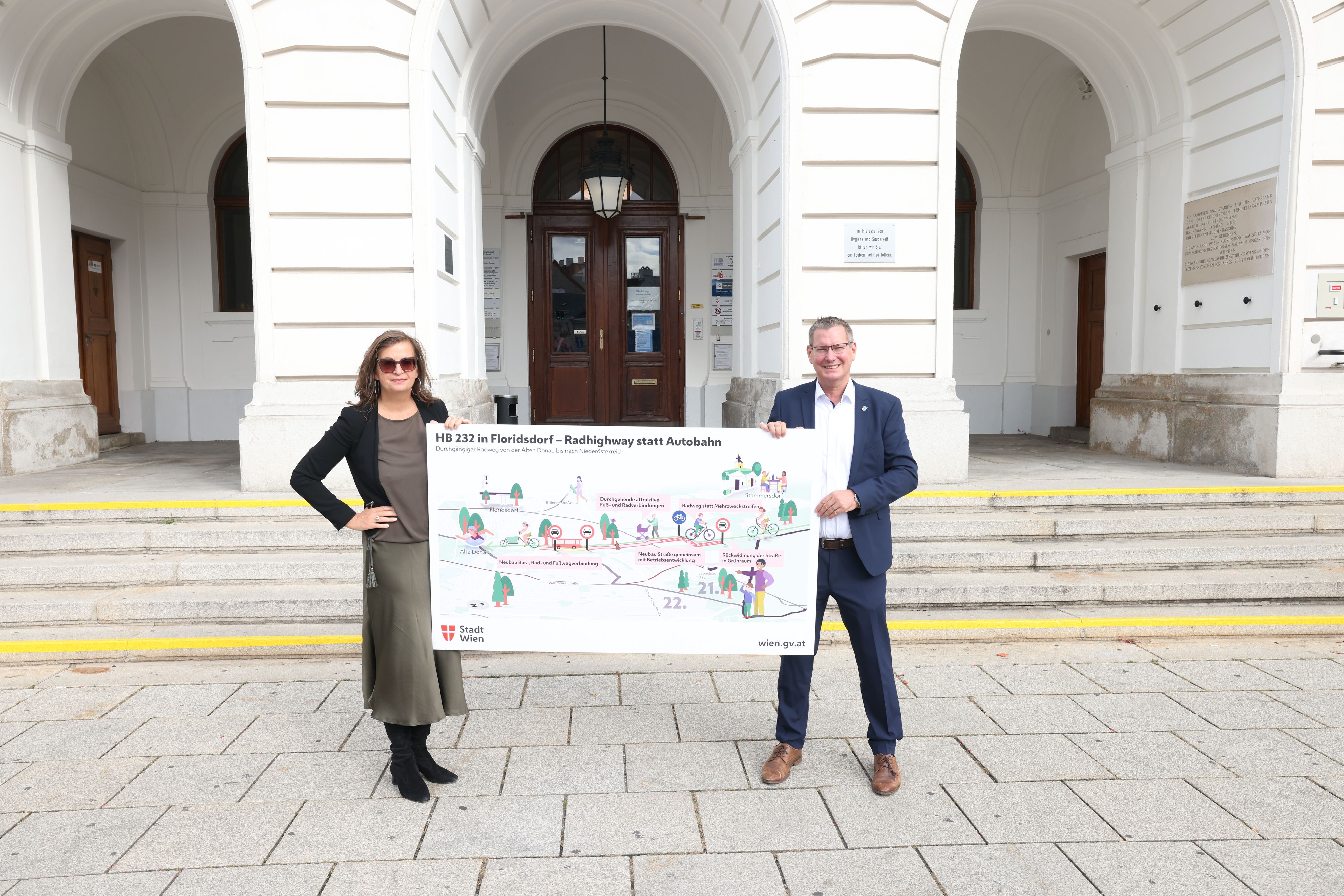 Planungsstadträtin Ulli Sima (SPÖ) und der Floridsdorfer Bezirksvorsteher Georg Papai (SPÖ) präsentierten die Pläne für den geplanten 