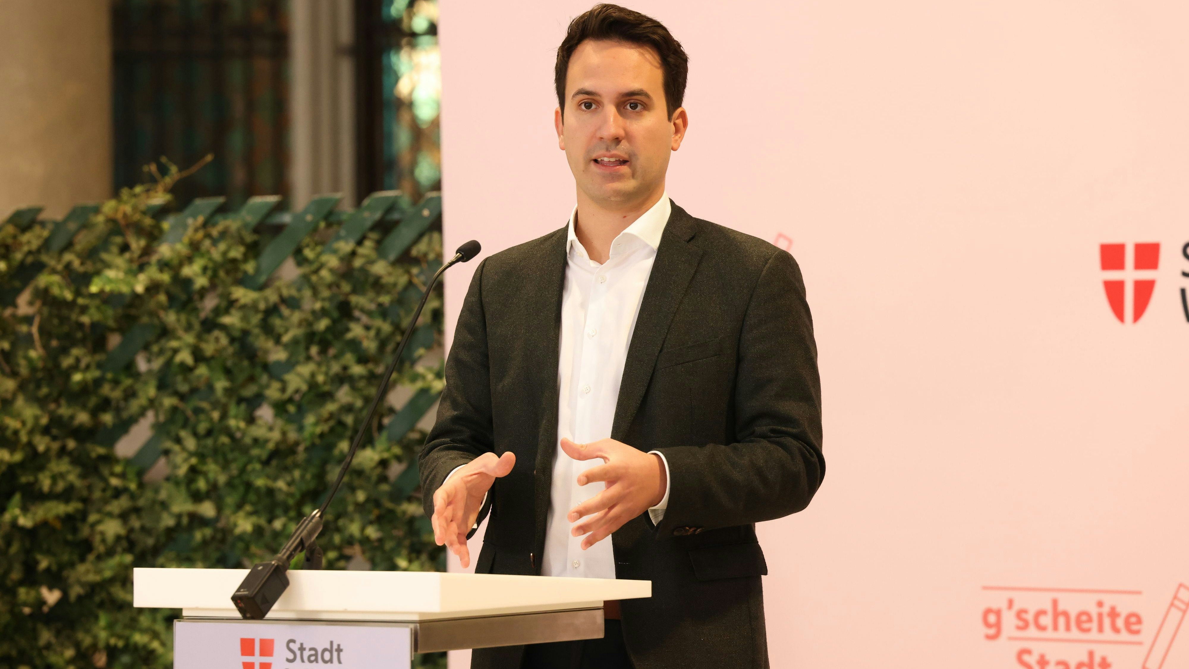 Vizebürgermeister Christoph Wiederkehr (Neos) im Wiener Rathaus.