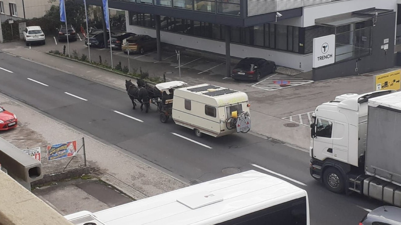 Der Unbekannte tauschte mechanische PS gegen ehrliche zwei Pferde(stärken).