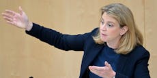 "Erlogen und erkauft" – Neos-Chefin rechnet mit ÖVP ab