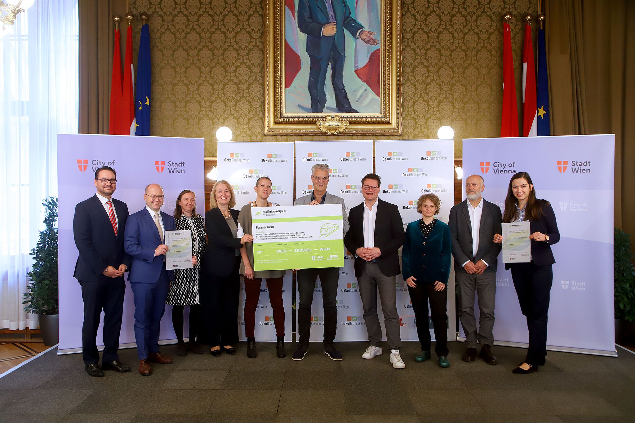 Verleihung der Nachhaltigkeitspreise 2022 durch Klimastadtrat Jürgen Czernohorszky (4. von rechts).