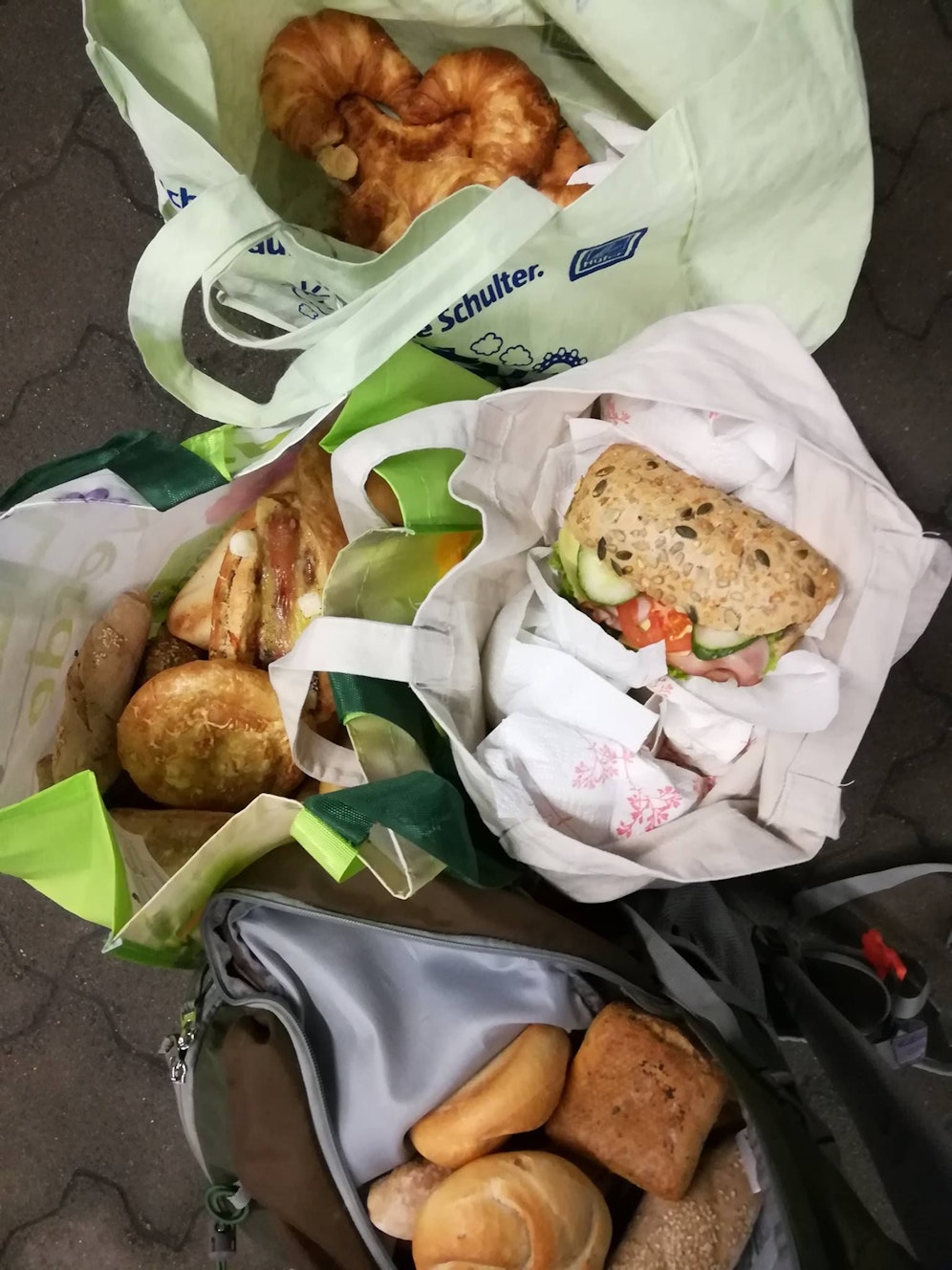 Verschiedene Foodsharing Gruppen in Niederösterreich sammeln Warenspenden und geben sie weiter.