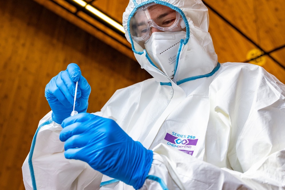 Die Zahl der Tests in Österreich steigt derzeit wieder massiv an.