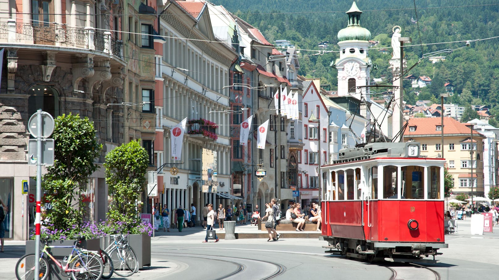 Der Unfall mit der Straßenbahn passierte in Innsbruck.