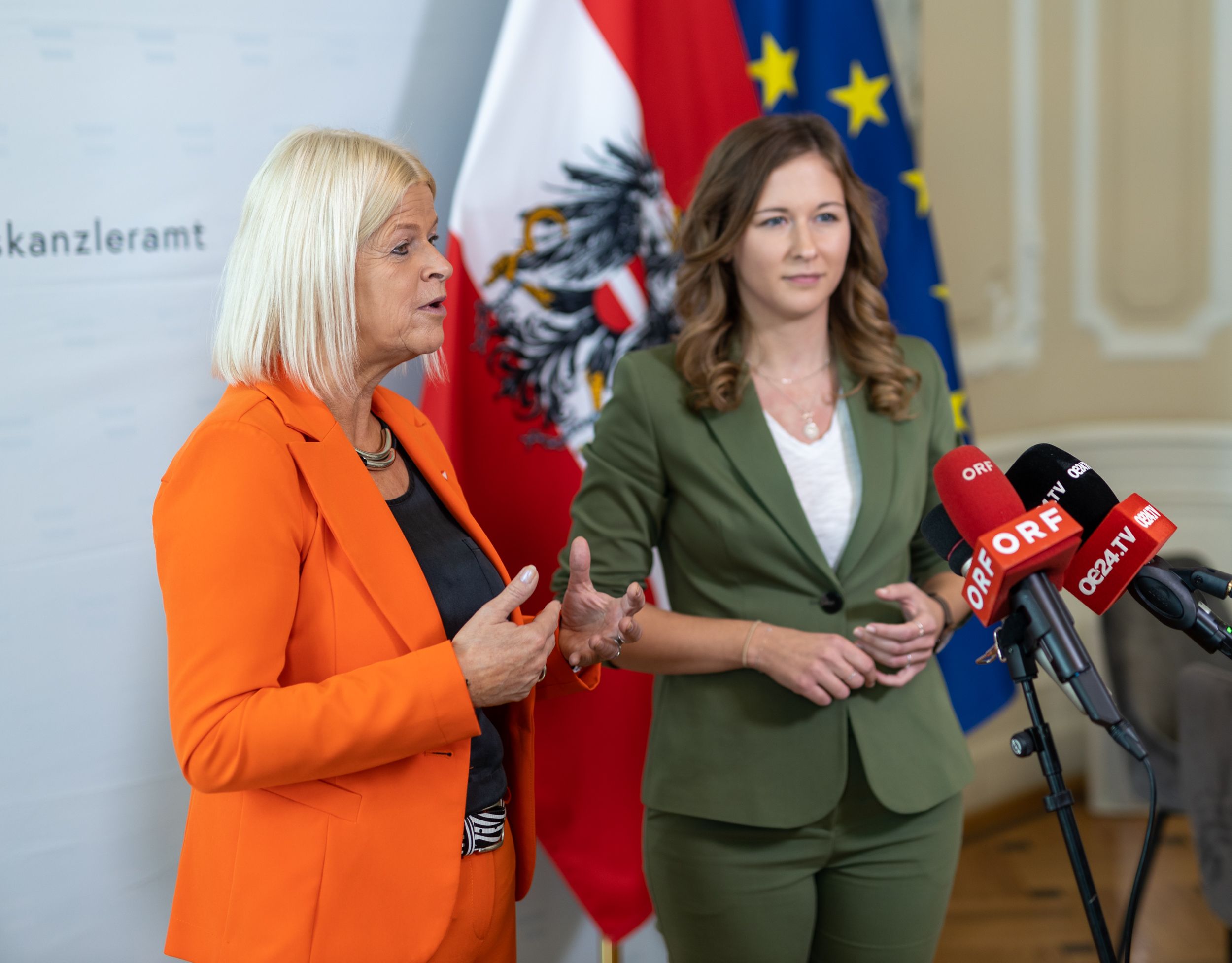 Verteidigungsministerin Klaudia Tanner und Staatssekretärin für Jugend &amp; Zivildienst Claudia Plakolm